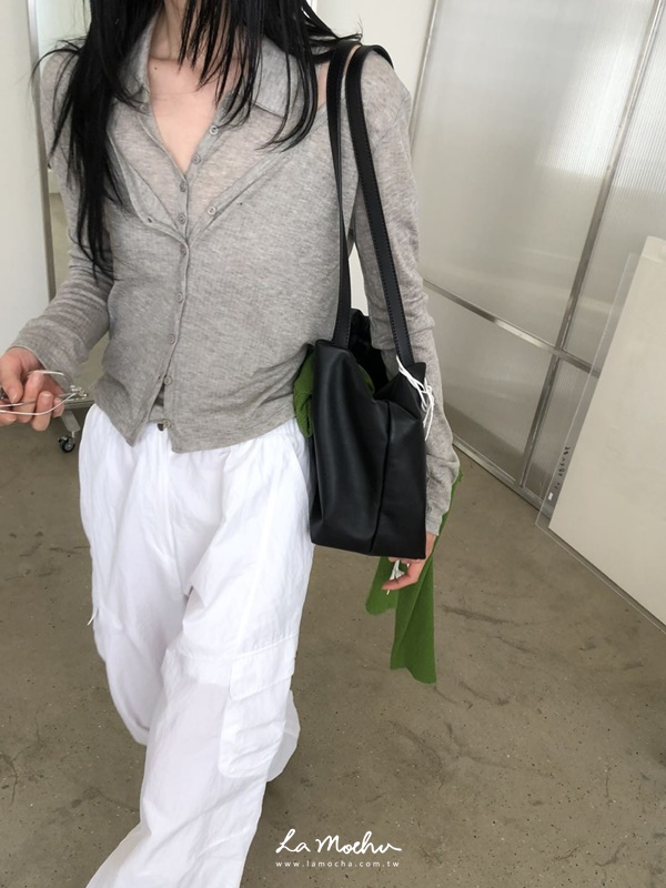 排釦針織薄款小外套